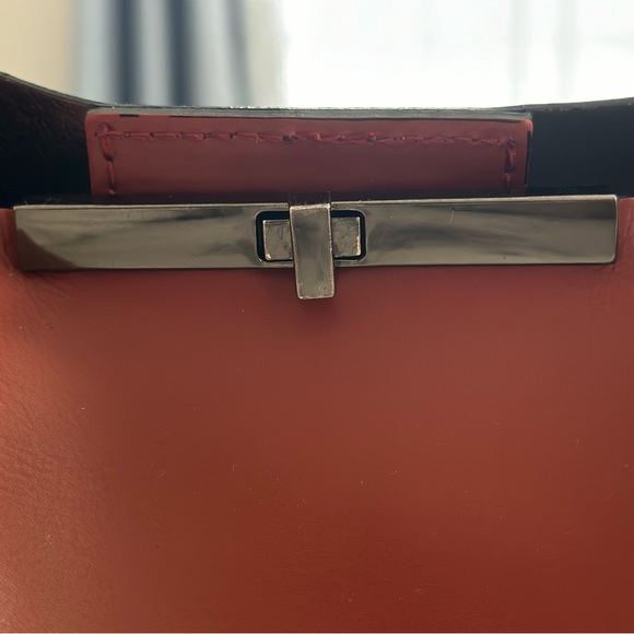 Genuine Gianni Chiarini rusty orange crossbody/shoulder bag. Made in Italy. - Picture 9 of 16